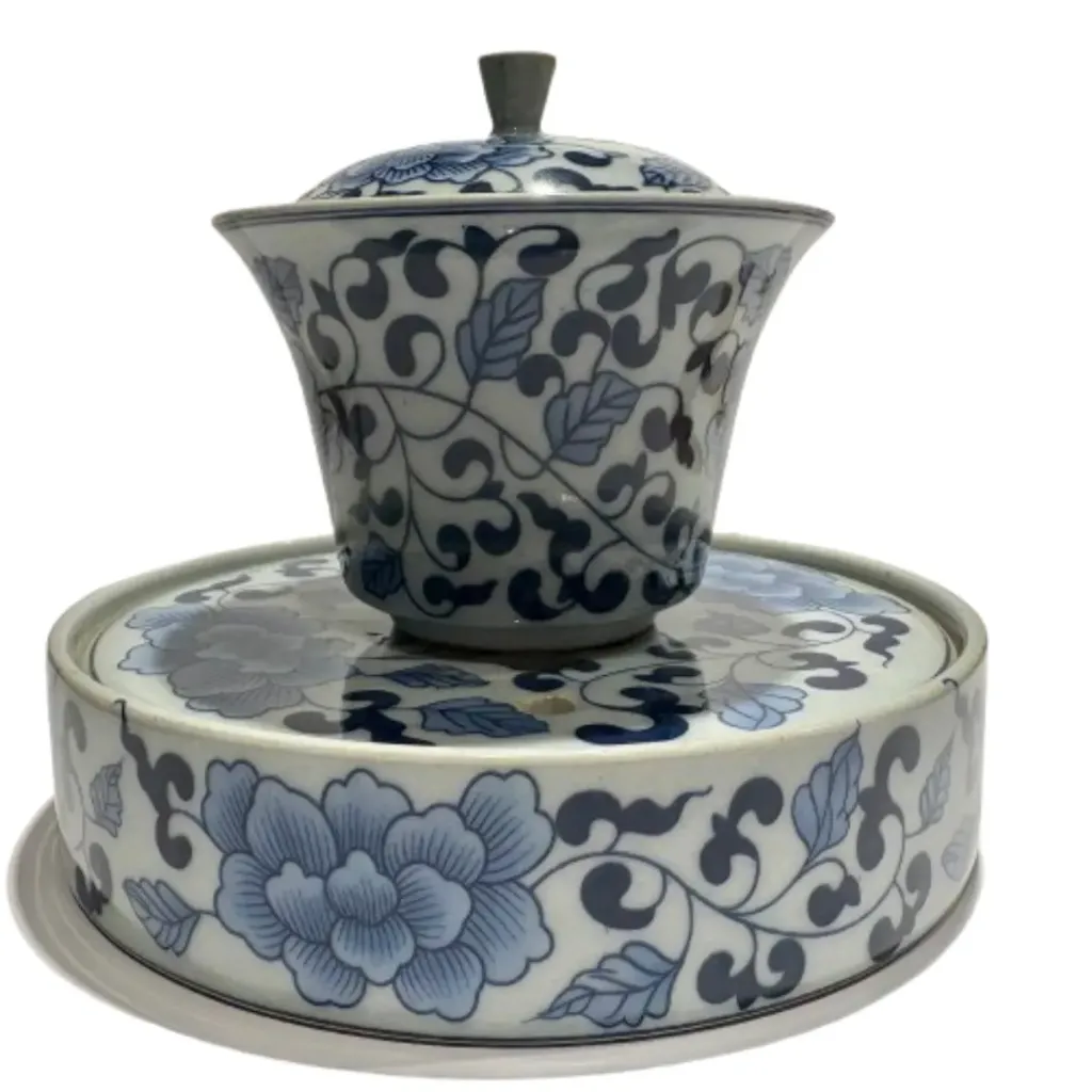 GAIWAN ET BATEAU PORCELAINE BLEU ET BLANC LOTUS