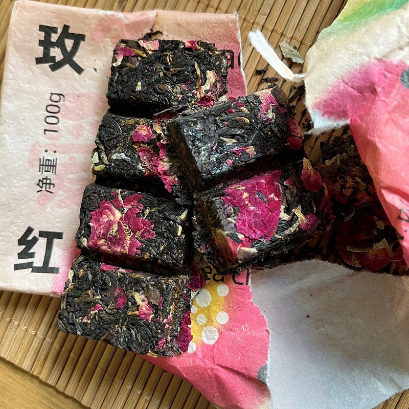 [304] BRIQUE DE THE NOIR A LA ROSE